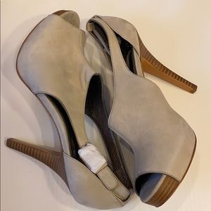 Coach Fog/gray suede open toe sling back heel